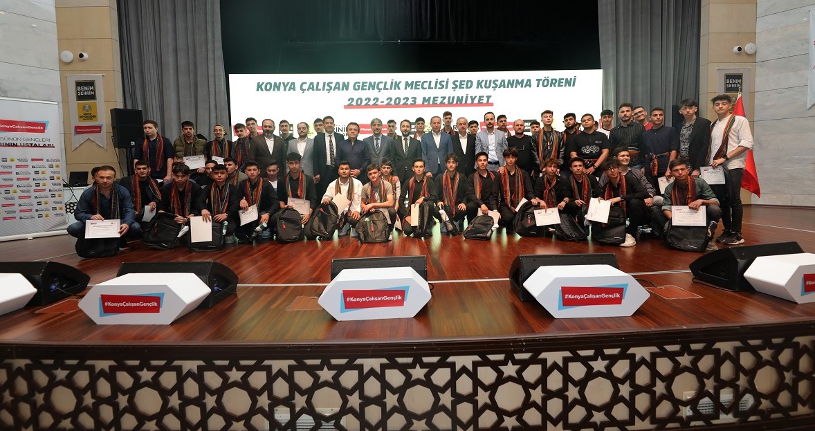 Konya Çalışan Gençlik Meclisi’nden Mezuniyet ve Şed Kuşanma Töreni