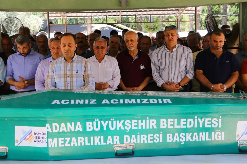 Görünmez kaza kurbanı pilotun cenazesi Adana'da toprağa verildi