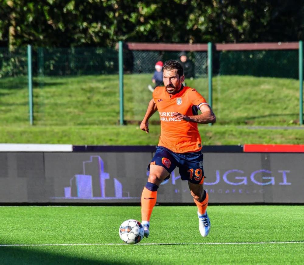 Şener Özbayraklı'nın Sözleşmesi Uzatıldı