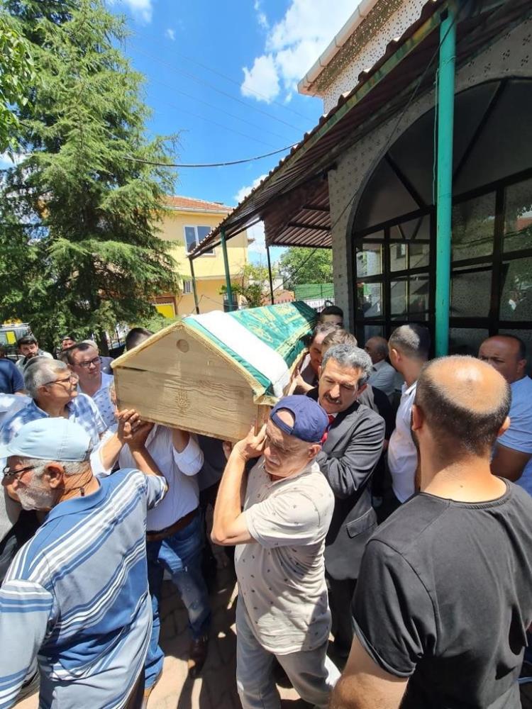 Traktör kazasında ölen ortaokul öğrencisi toprağa verildi