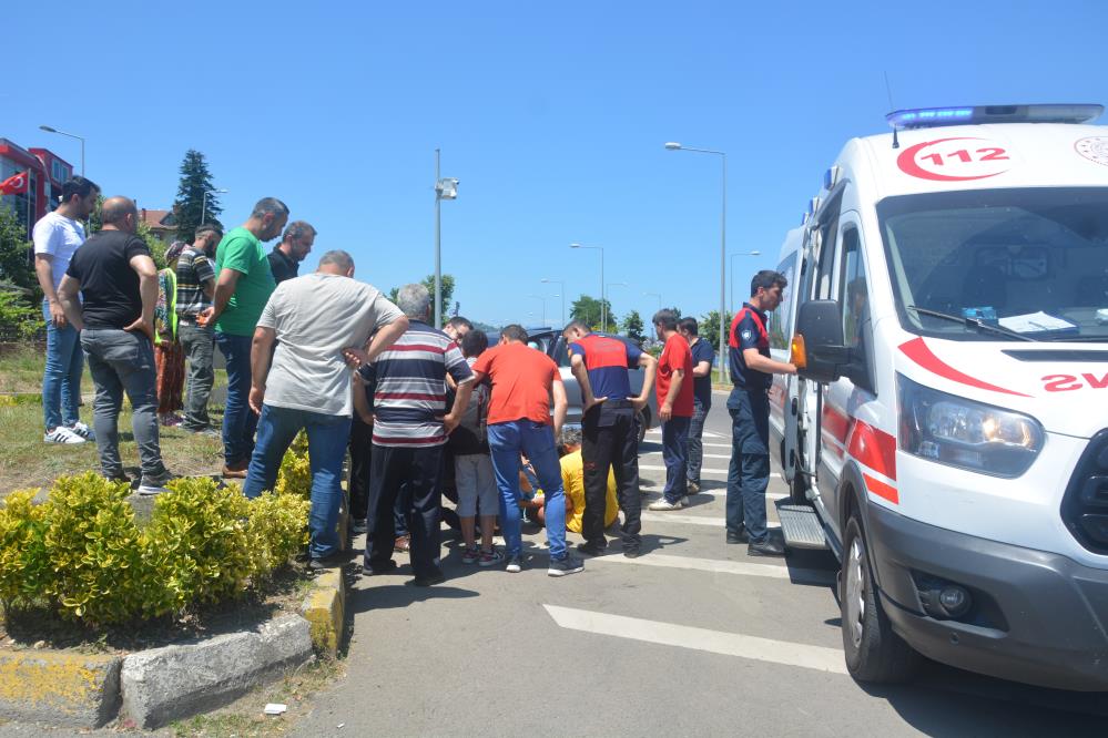 Kavşakta kaza: 1’i çocuk 3 yaralı