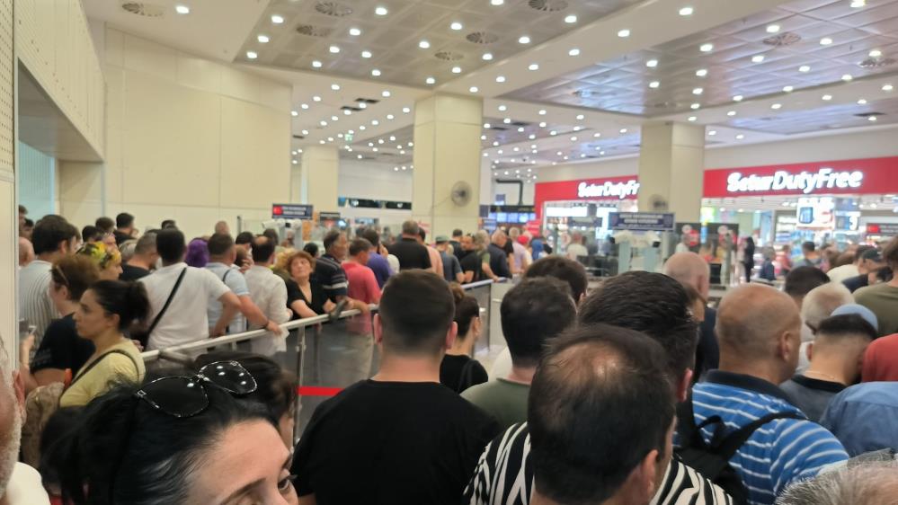 Vergi zamları yoğunluğa neden oldu