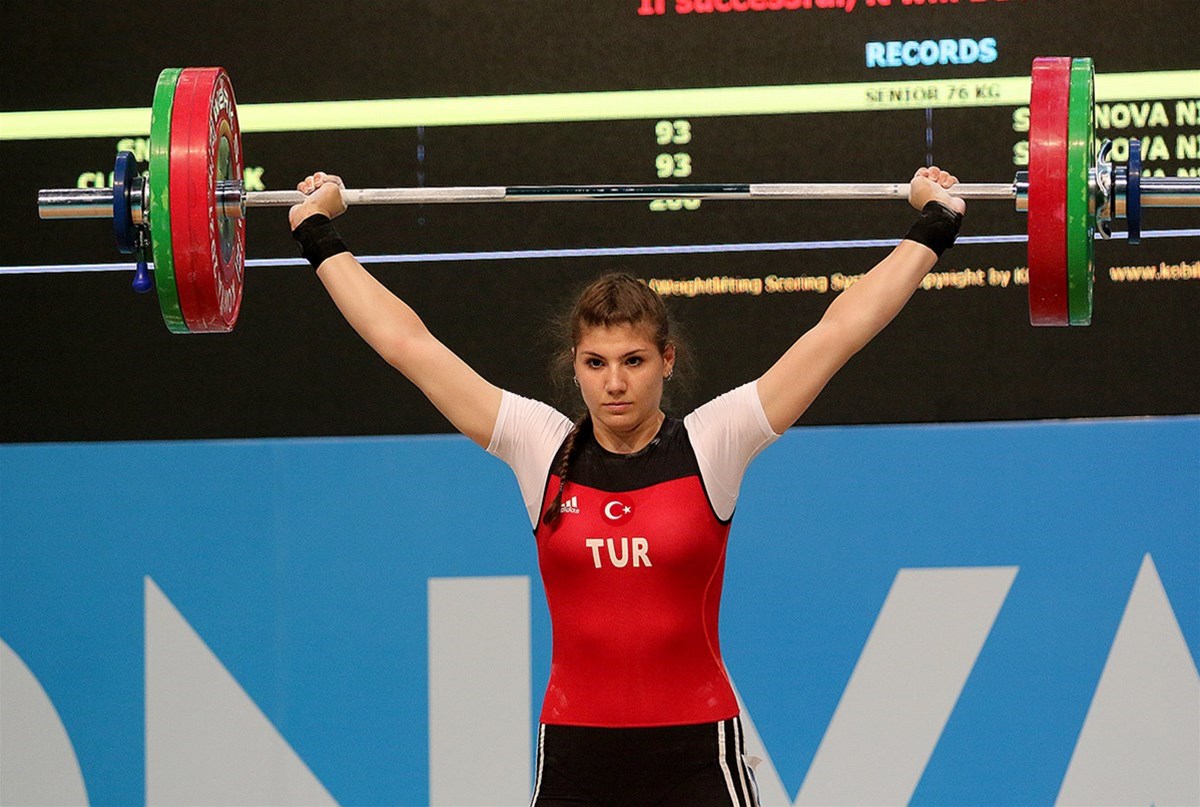 Dilara Uçan Rekorla Altın Madalya Kazandı