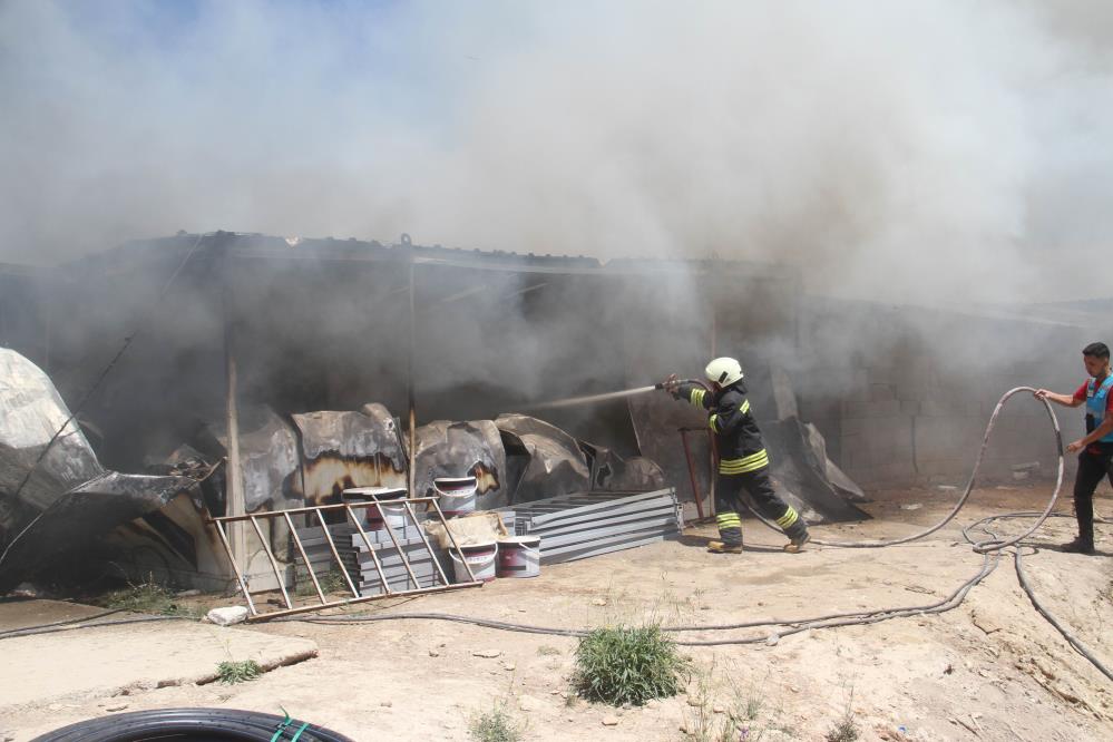 Konya'da şantiye işçilerinin kaldığı konteynerde yangın