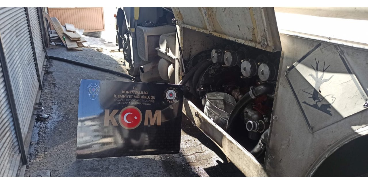 Polisten Kaçakçılara Suçüstü: 13 bin 500 Litre Kaçak Akaryakıt ve 2 bin 225 Paket Kaçak Sigara Ele Geçirildi