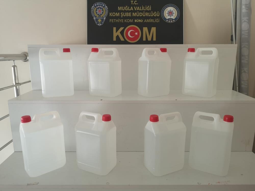 Fethiye'de polis ekipleri 140 litre etil alkol ele geçirildi