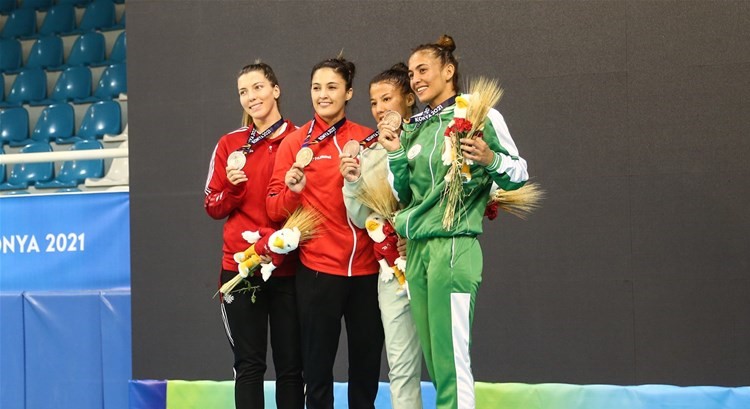 Amina Belkadi Şampiyon