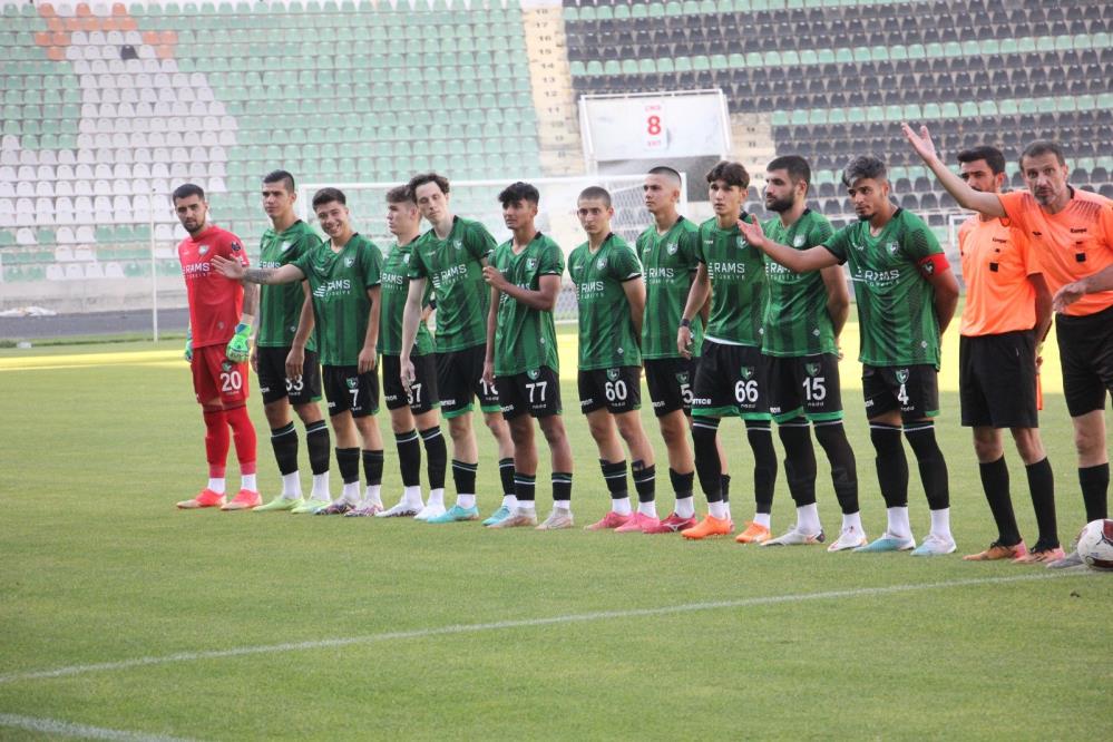 Futbolcuların alacaklarını ödeyemeyen Denizlispor’da antrenman iptal edildi