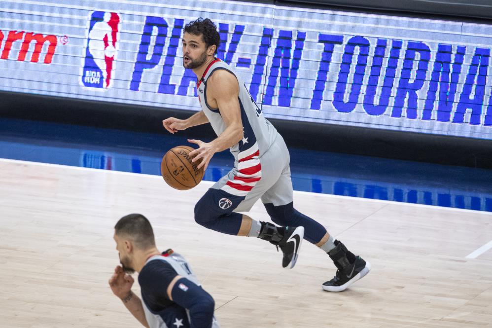 Fenerbahçe Beko, Raul Neto’yu renklerine bağladı