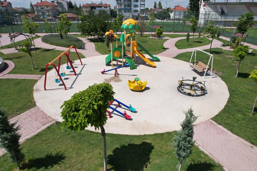 Çumra Belediyesi Mahallelere Yeni Oyun Parkları kazandırıyor