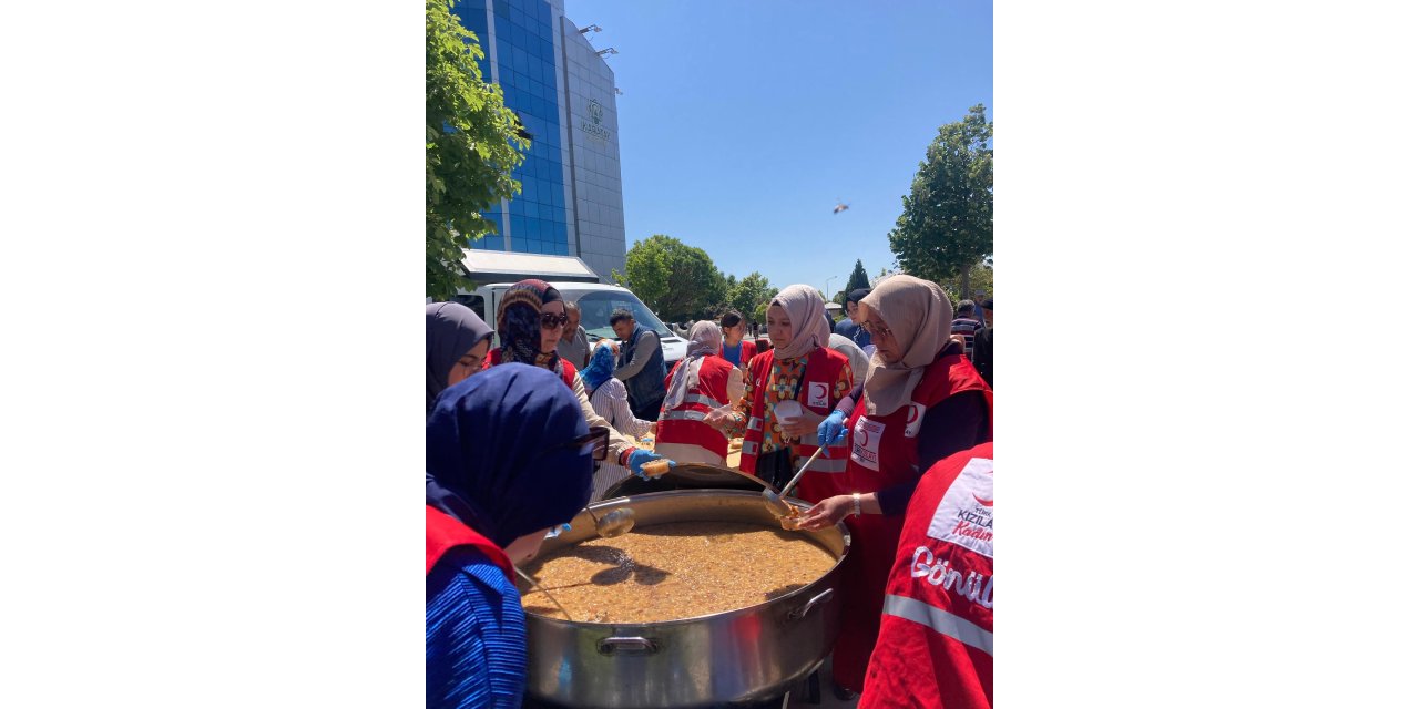 Kızılay Karatay Şubesinden Aşure İkramı