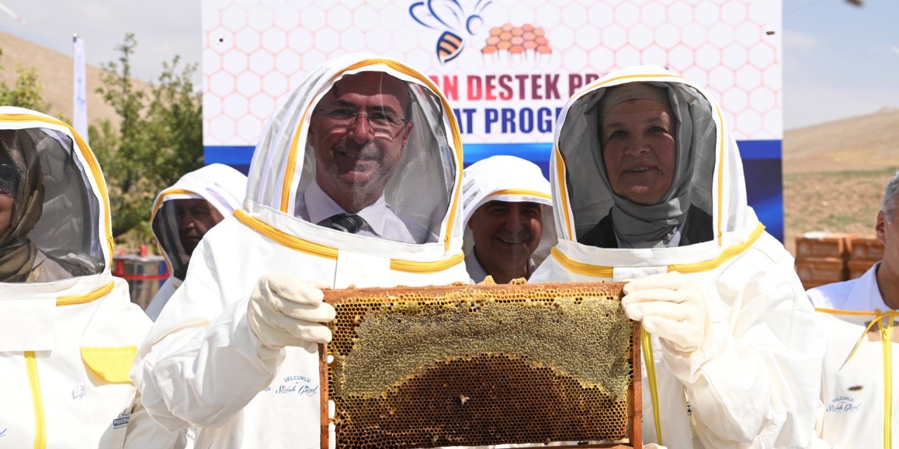 Selçuklu'da Arıcılık Gelişecek İlk Hasat Yapıldı Buyurun Selçuklu Balına