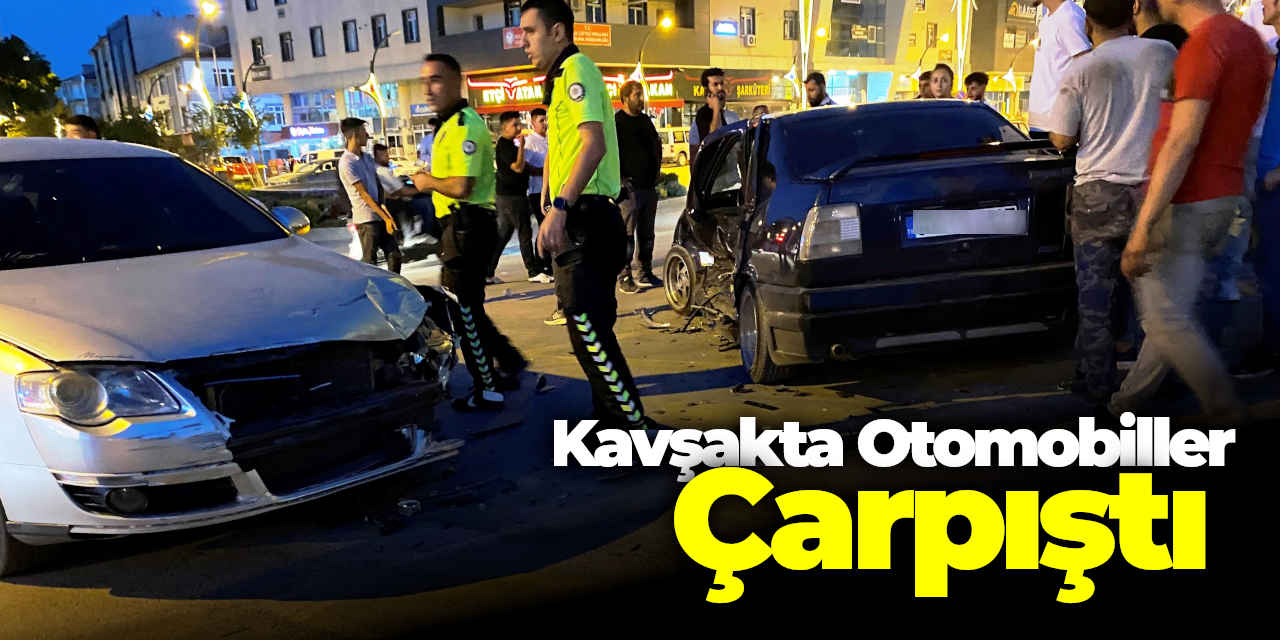 Konya'da kaza: Kavşakta otomobiller çarpıştı