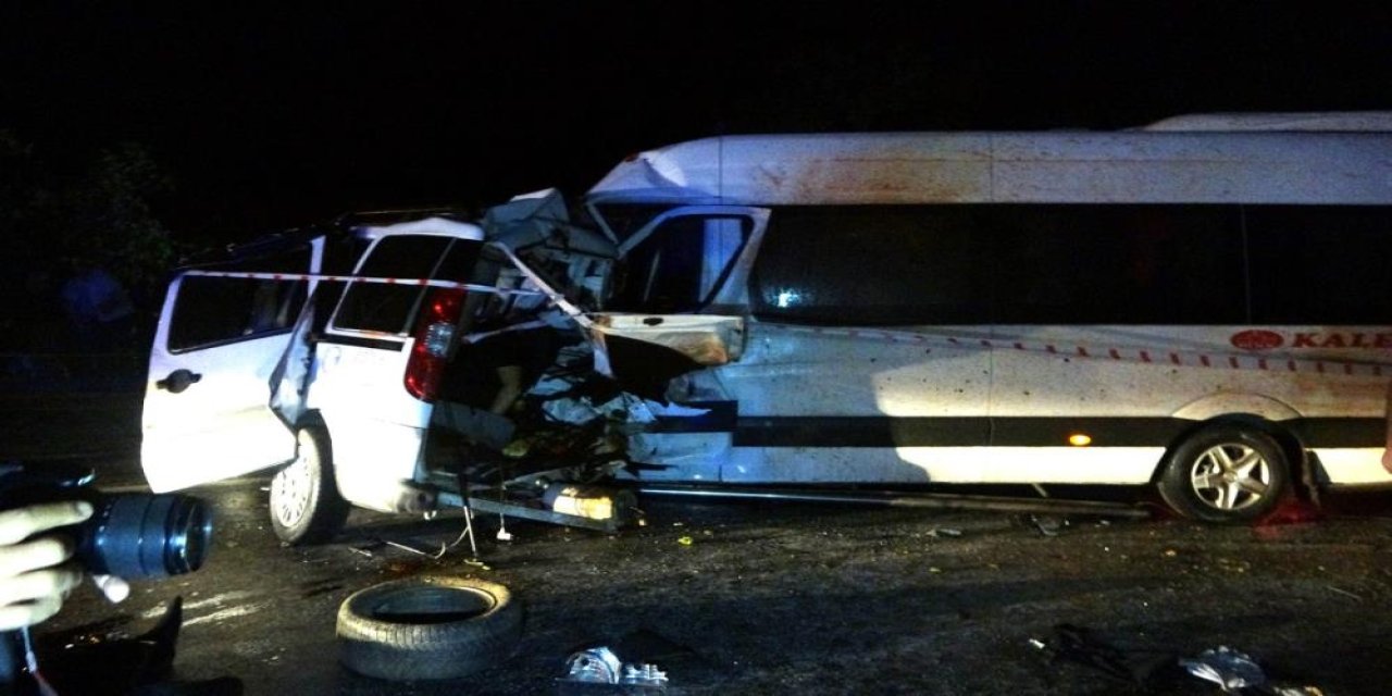 Art arda 5 kaza, 12 araç birbirine girdi: 3 ölü, 50 yaralı