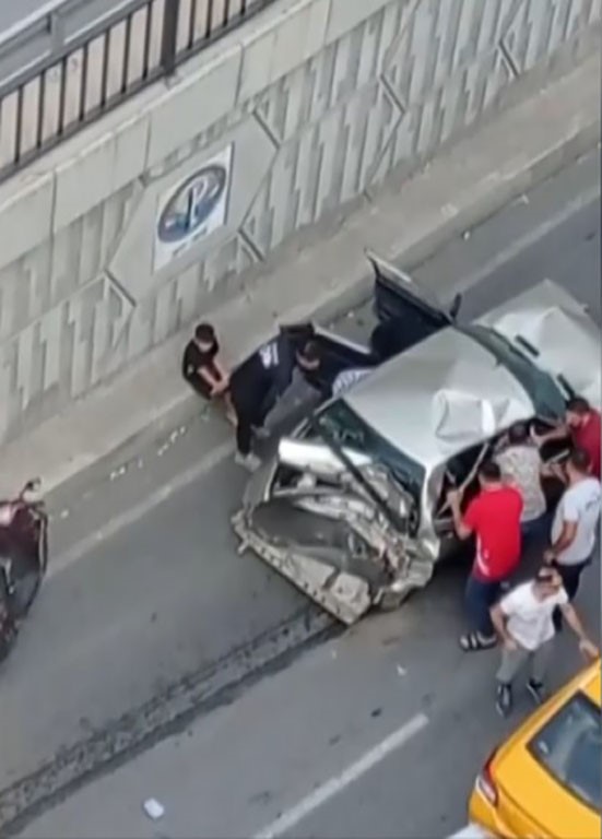 Zincirleme Trafik Kazası: 2'si Çocuk 3 Yaralı var