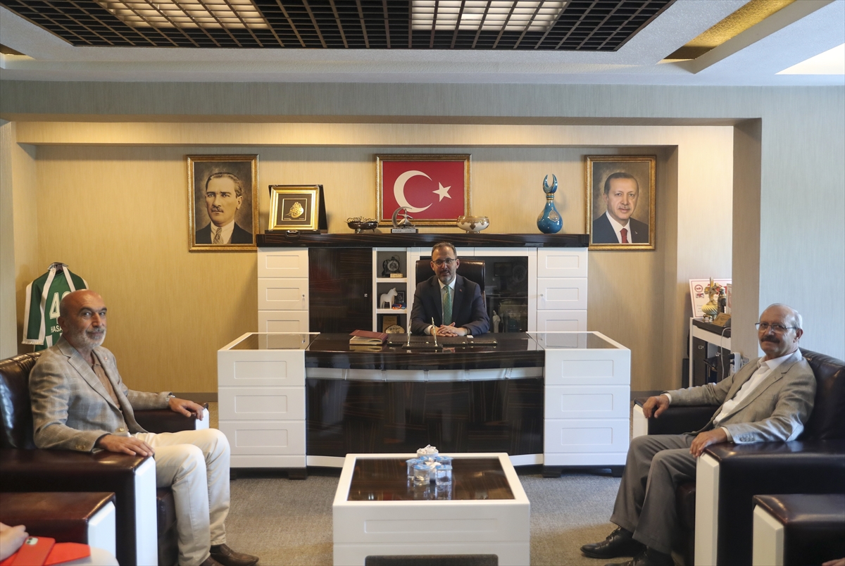 Bakan Kasapoğlu: “ Birlikte İnandığımız Yolda El Ele, Omuz Omuza Yürümeye Devam Edeceğiz."