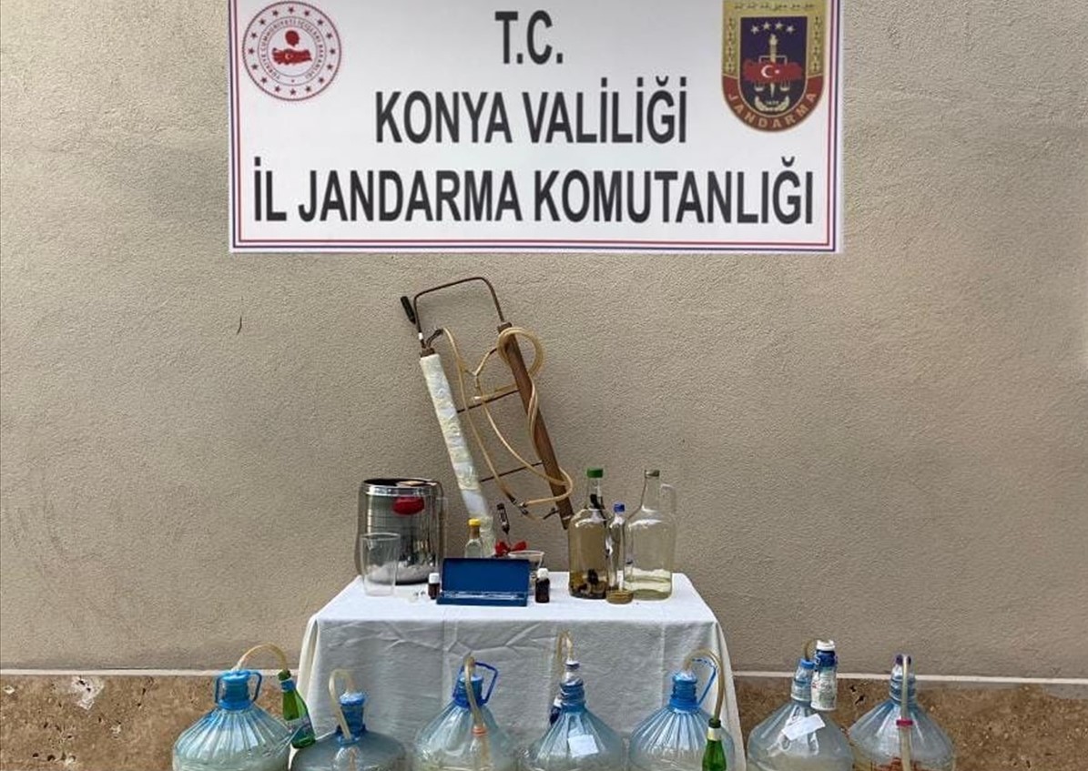 Hüyük ilçesinde 114 litre sahte alkol ele geçirildi