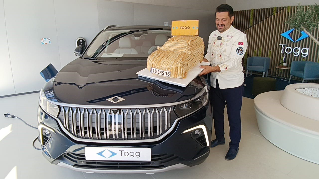 Börek olan TOGG'u verdi gerçek TOGG'u aldı