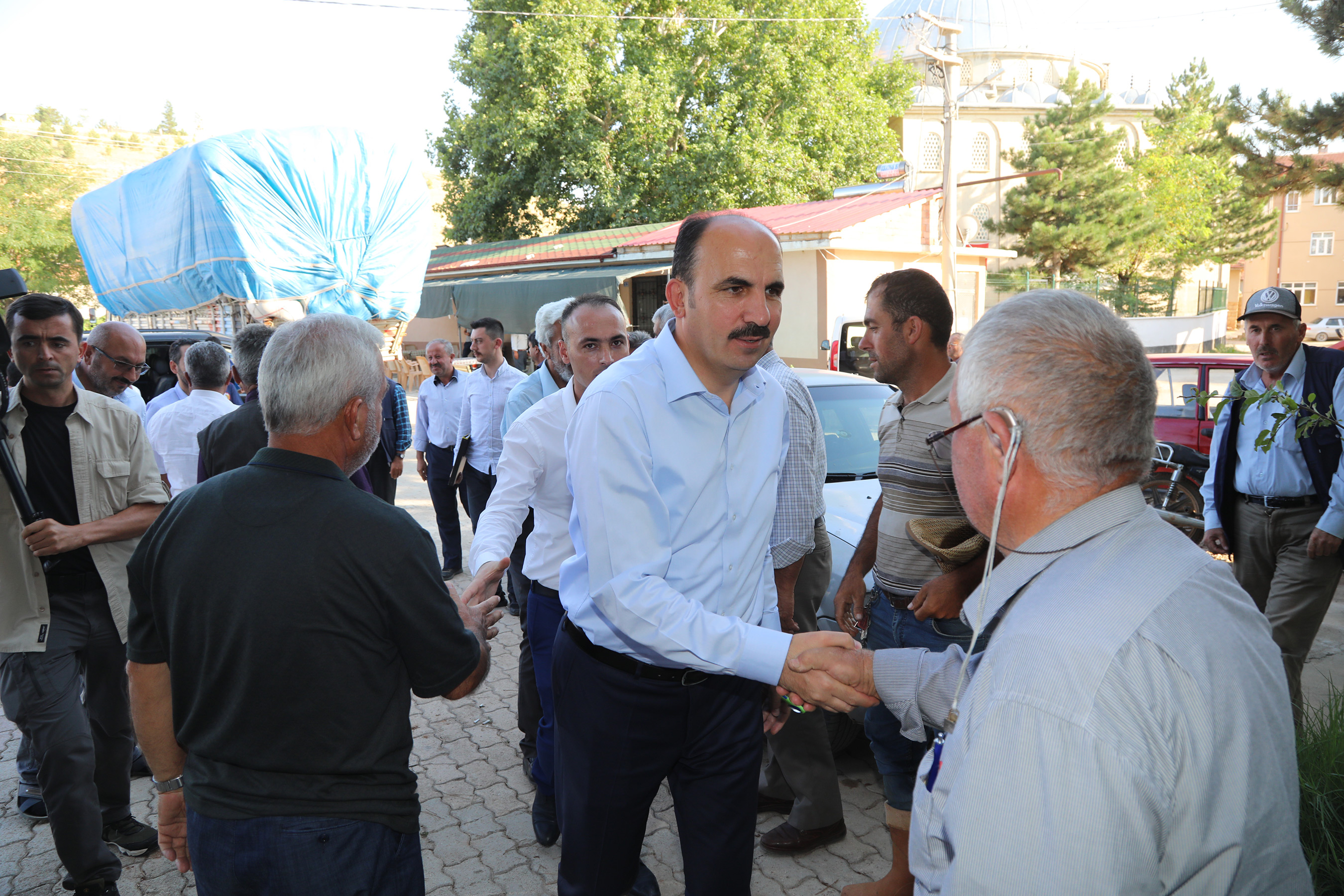 Başkan Altay Beyşehir’i Mahalle Mahalle Gezdi