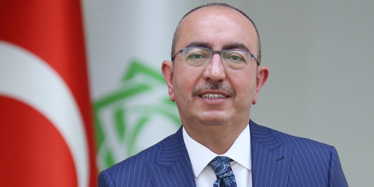 Başkan Kavuş; “Bu Kutlu Gecenin Yeryüzünde Barışa ve Berekete  Yeni Kapılar Açmasını Niyaz Ediyorum”