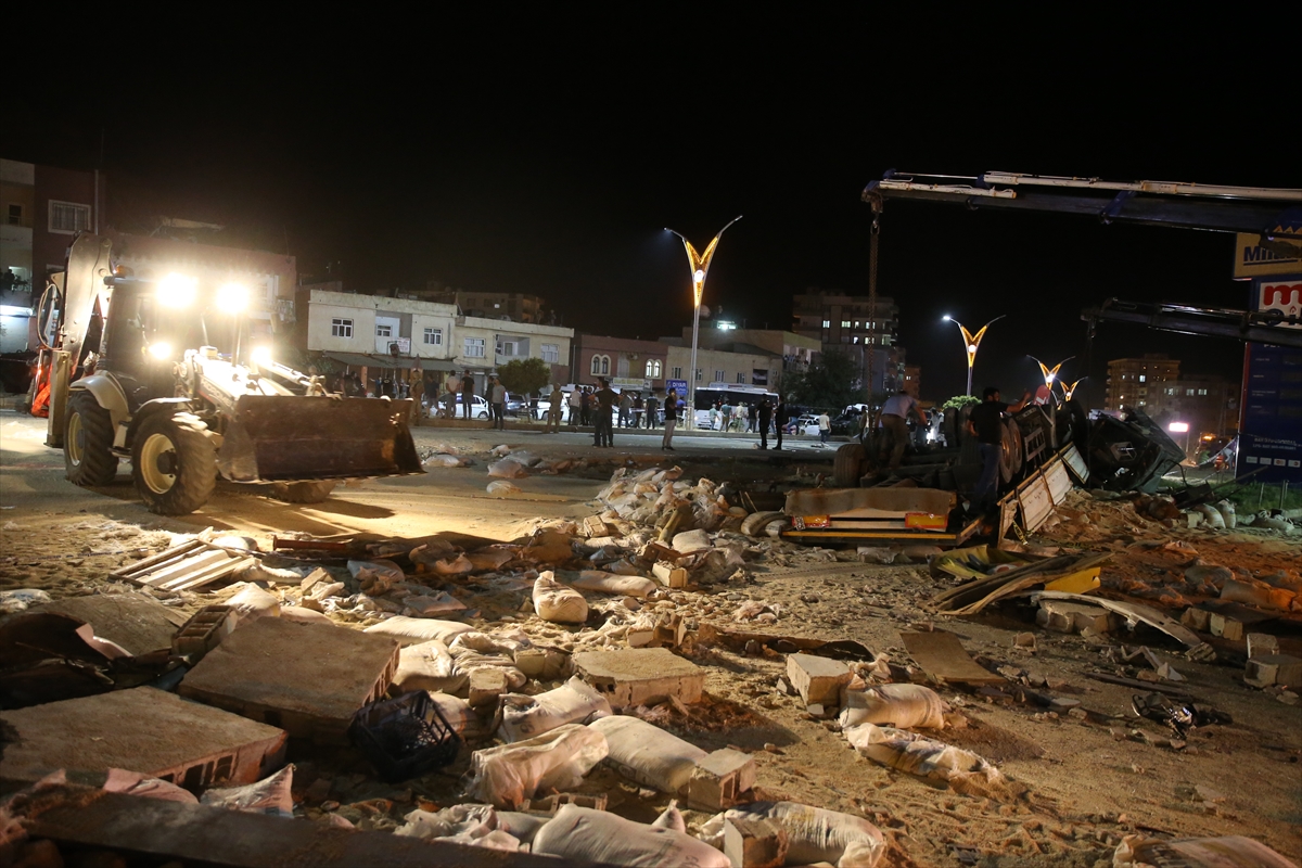 Bakan Yanık, Gaziantep ve Mardin'deki Kazalarda Hayatını Kaybedenlere Rahmet Diledi