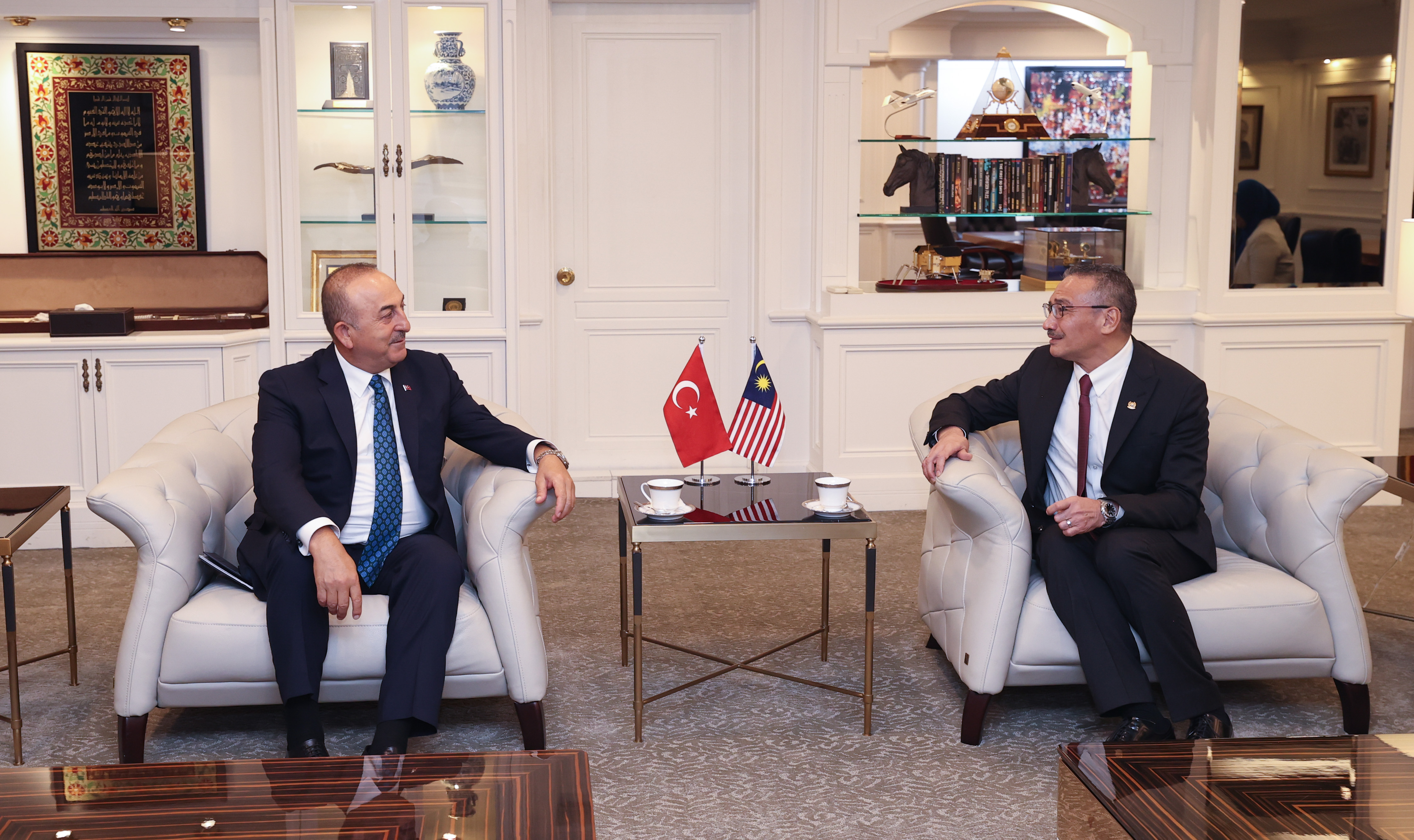 bakan-cavusoglu-2.jpg