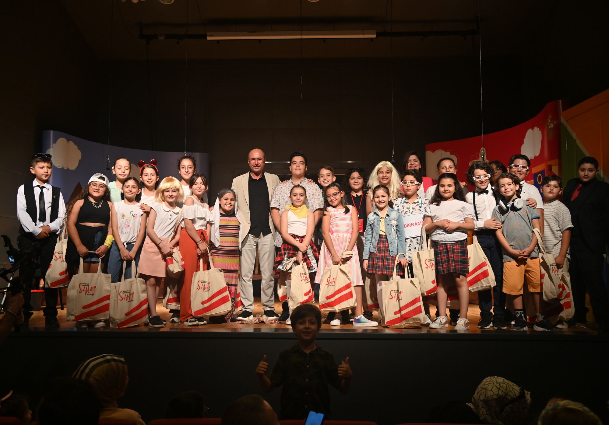 selcuklu-sanat-akademisi-cocuk-tiyatrosu-11.jpg