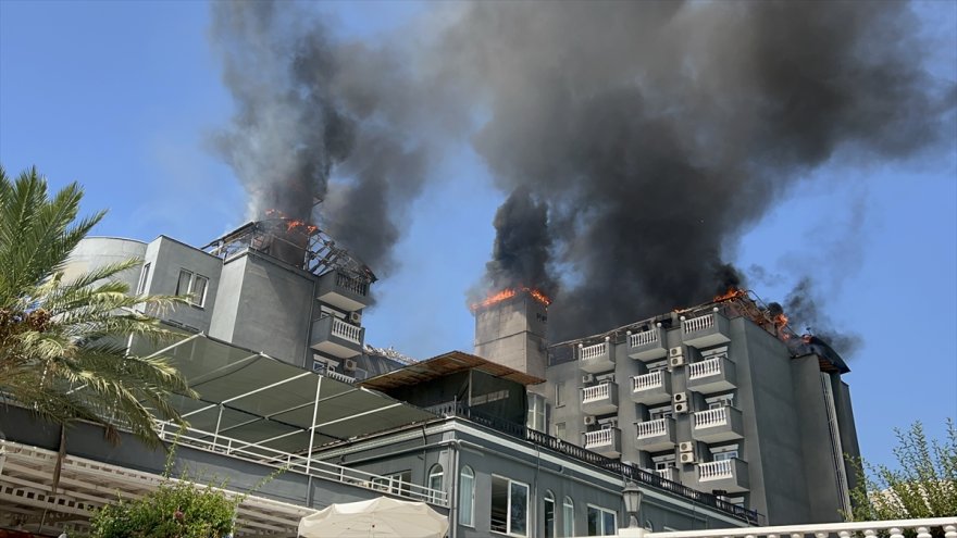 Alanya'da otelde çıkan yangın hasara neden oldu