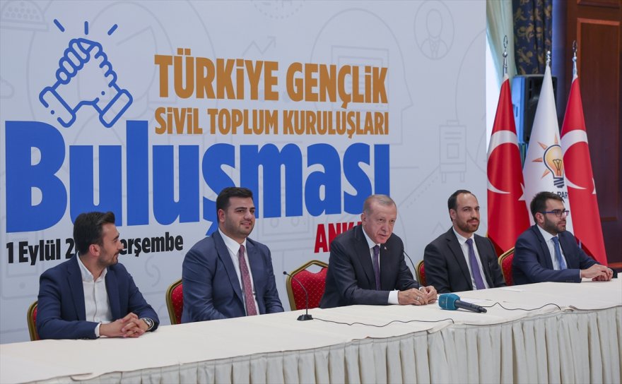 Cumhurbaşkanı Erdoğan, Türkiye Gençlik Sivil Toplum Kuruluşları Buluşması'na katıldı