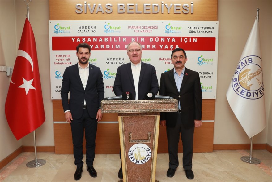 Sivas Belediyesinden ihtiyaç sahibi öğrencilere eğitim yardımı