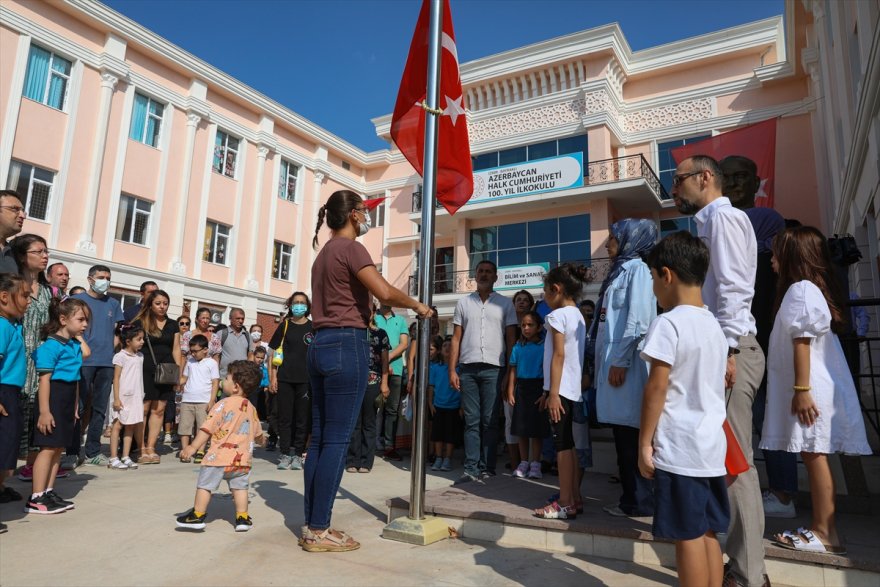 İzmir'de okullarda uyum eğitimi başladı