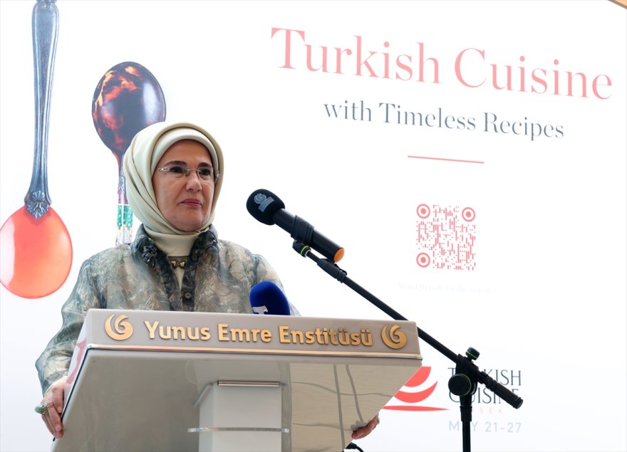 Emine Erdoğan, "Asırlık Tariflerle Türk Mutfağı" kitabının Sırpça tercümesi tanıtım etkinliğinde konuştu: