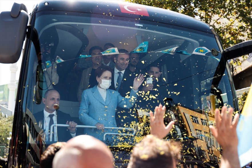 İYİ Parti Genel Başkanı Akşener'den İstanbul'da esnaf ziyareti