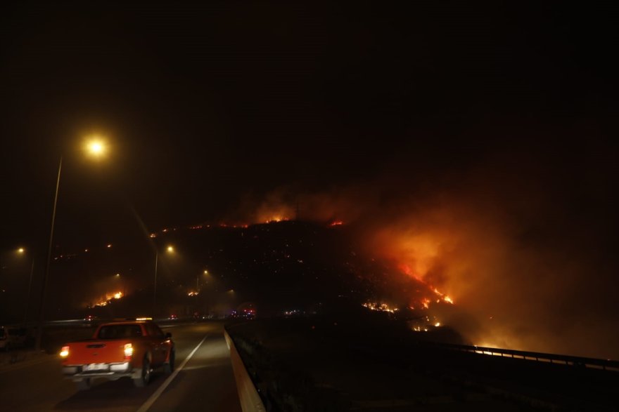 Mersin'deki orman yangınına müdahale sürüyor