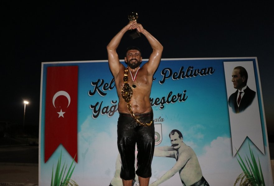 Kel Aliço Pehlivanı Anma Yağlı Güreşleri'nin başpehlivanı Hasan Cengiz oldu