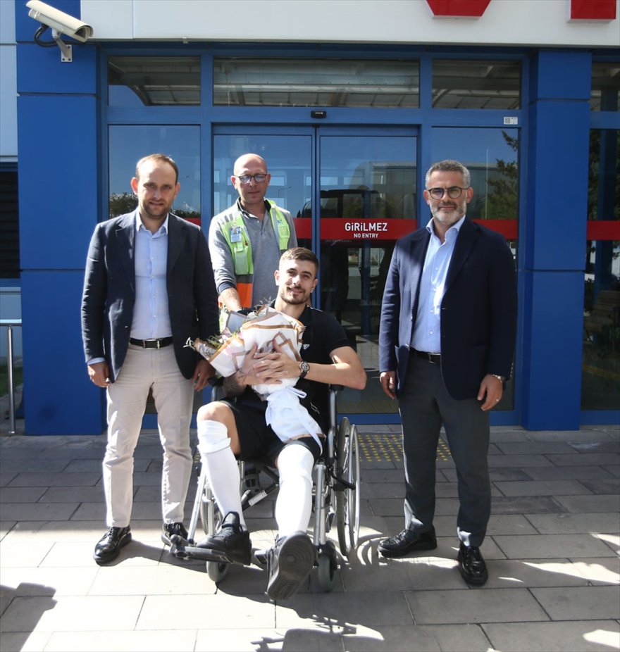 Sol dizinden operasyon geçiren Dorukhan Toköz Trabzon'a geldi