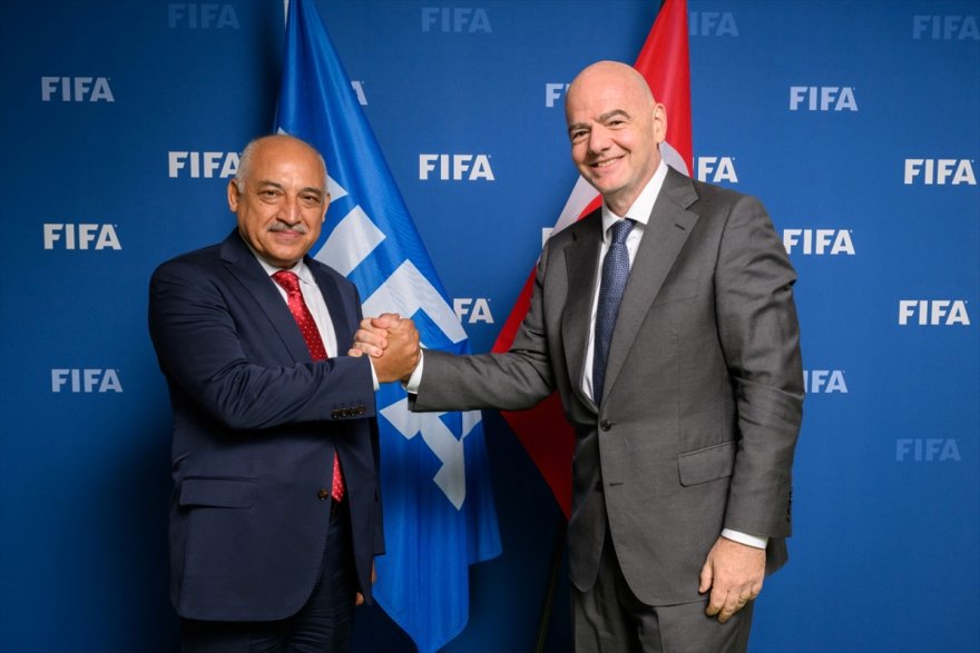 TFF Başkanı Mehmet Büyükekşi, Gianni Infantino'yla bir araya geldi