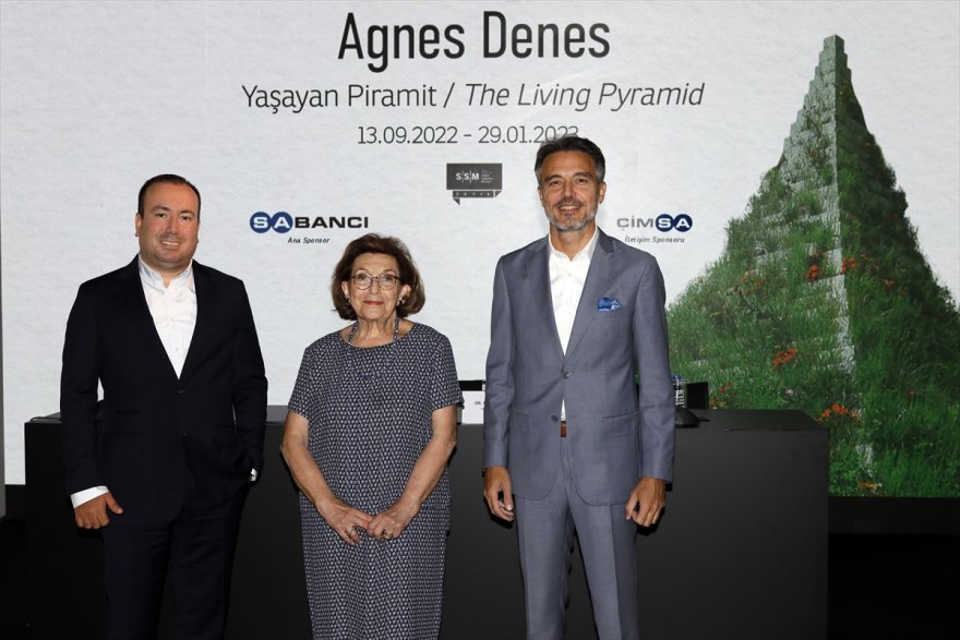 Agnes Denes'in "Yaşayan Piramit"i Sakıp Sabancı Müzesi’nde sanatseverlerle buluşacak