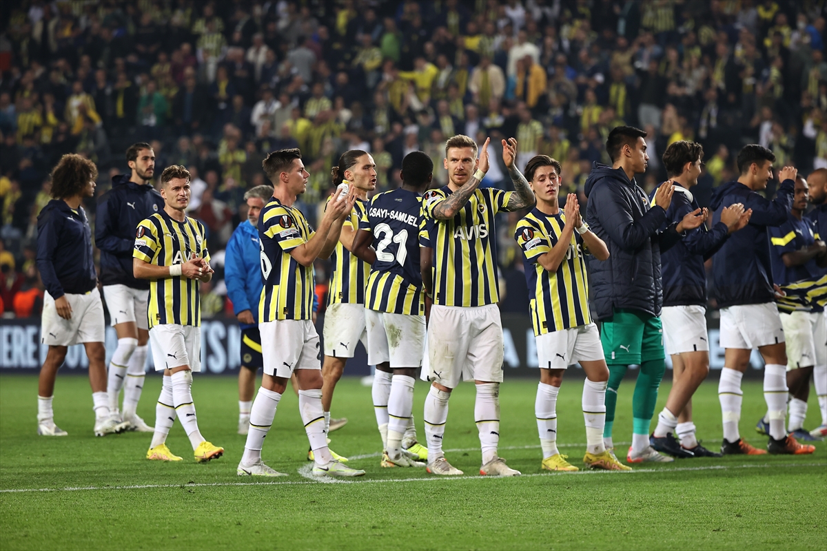 aa-20221027-29272699-29272696-fenerbahce-rennes.jpg