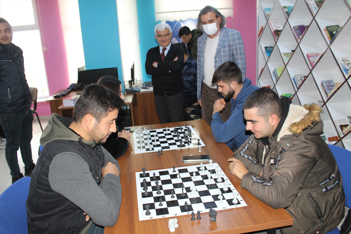 aa-20221220-29793114-29793110-yunakta-bagimliligi-yikmak-icin-hamle-sende-satranc-etkinligi-1.jpg