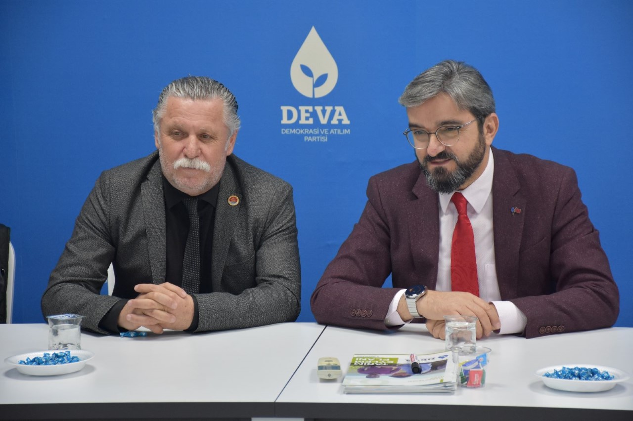 thumbnail-chp-il-baskani-bekir-yaman-ve-deva-il-baskani-seyit-karaca-birlikte-foto.jpg