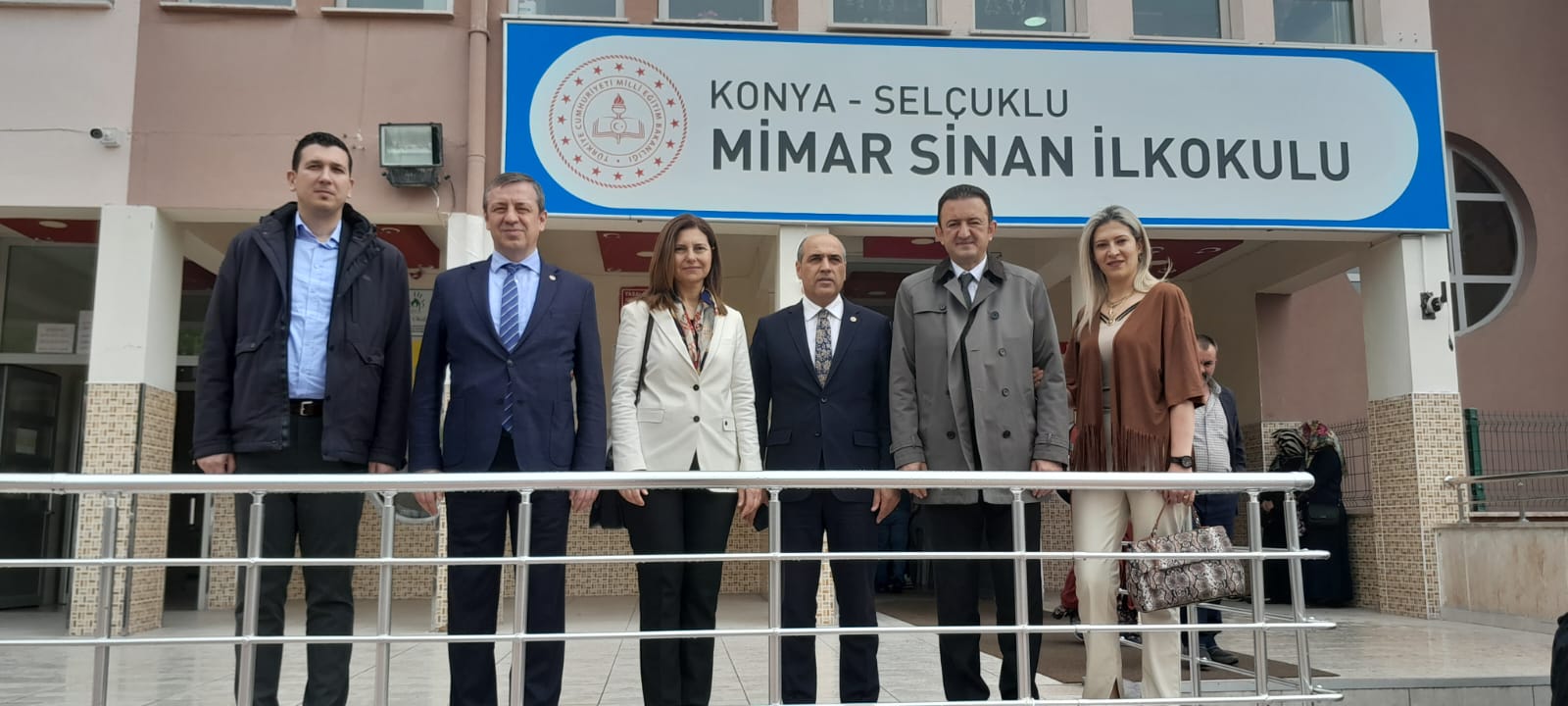 chp-konya-milletvekili-baris-bektas-ve-konyaya-gelen-chp-milletvekilleri-birlikte.jpg