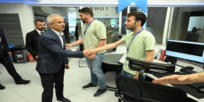 bakan-uraloglu-turksat-ziyaret.jpg