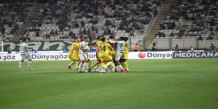 konyaspor-istanbulspor-gerginlik-001.jpg