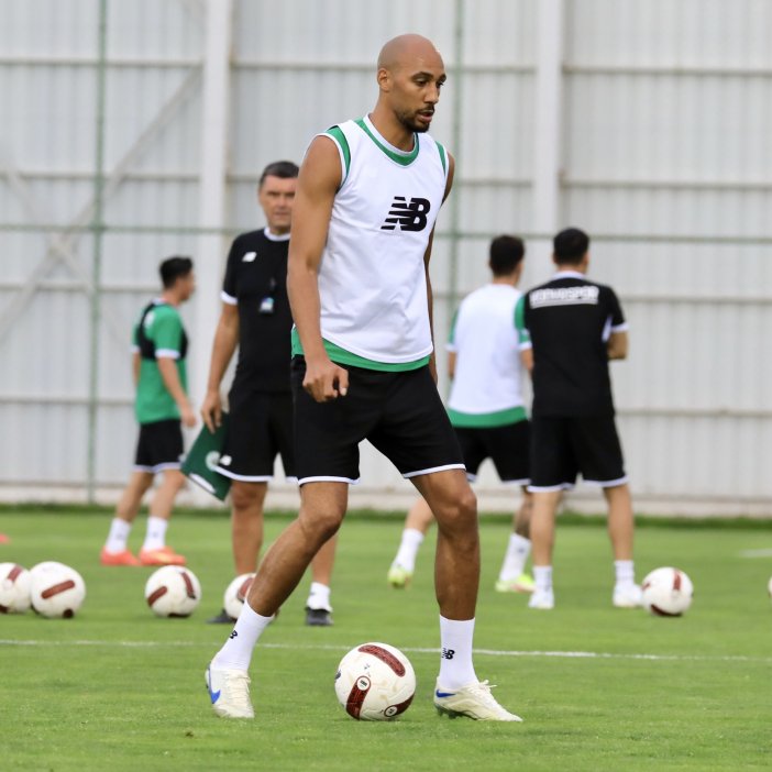nzonzi-konyaspor.jpg