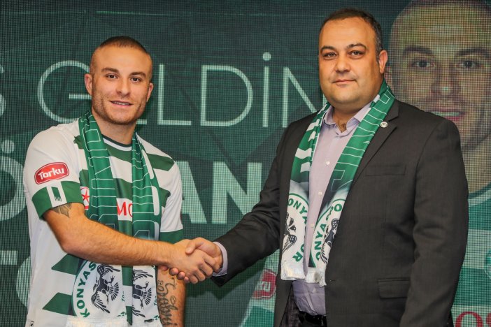 gokhan-tore-konyaspor-imza-toreni.jpg