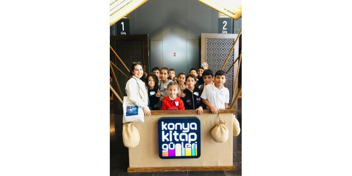 yunakli-ogrenciler-konya-kitap-gunlerini-gezdi-4.jpg