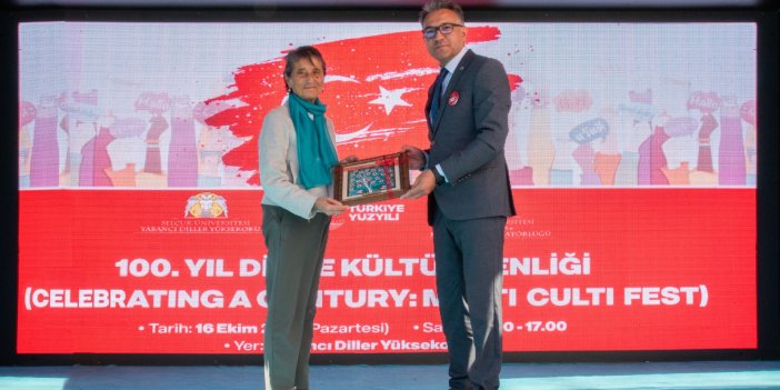 thumbnail-selcuk-universitesinde-100-yil-dil-ve-kultur-senligi-gerceklestirildi-1.jpg