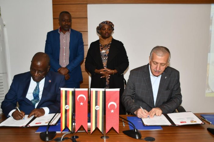 uganda-ile-is-birligi-iyi-niyet-mutabakat-zapti-imzalandi-002.jpg