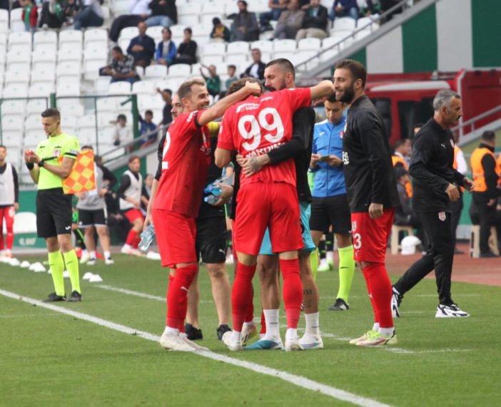 artik-yeter-konyasporda-sular-durulmuyor-konyaspor-1-2-pendikspor-003.jpg